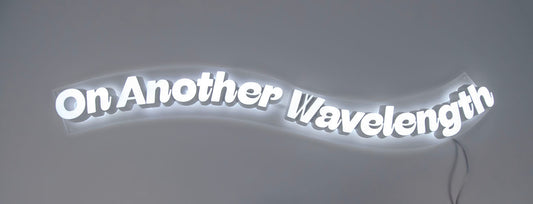 LED on another wavelength lightbox