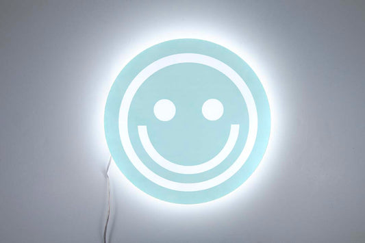 GLOSTUDIO Backlit translucent smiley