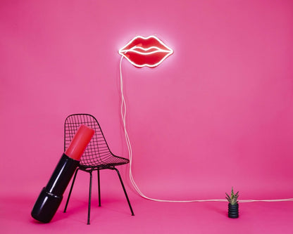 Kiss | Neon Light Decor - GLO Studio - GLASS NEON